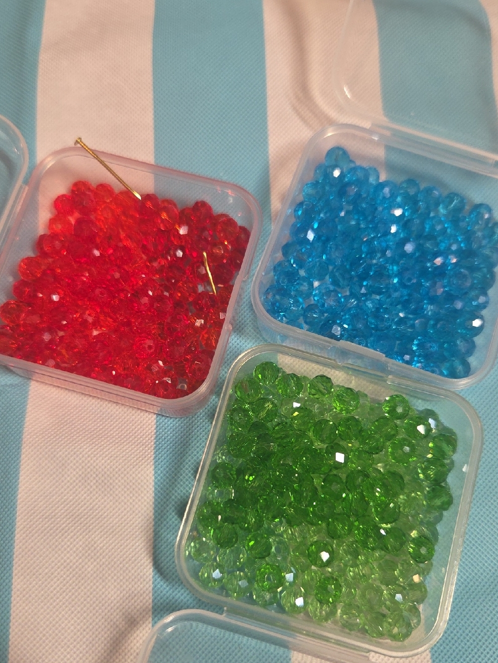 Bead Box Set 7 Assorted Red, Blue, and Green Crysral Beads for Party Décor